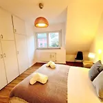 New Large 2Bedrooms With Parking-Bon68