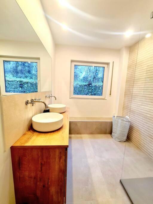 Appartement New Large 2bedrooms With Parking-bon68 *
